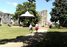 Castle & Bandstand in Newark